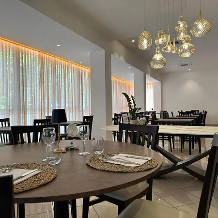 Tosi Hotel 3*
